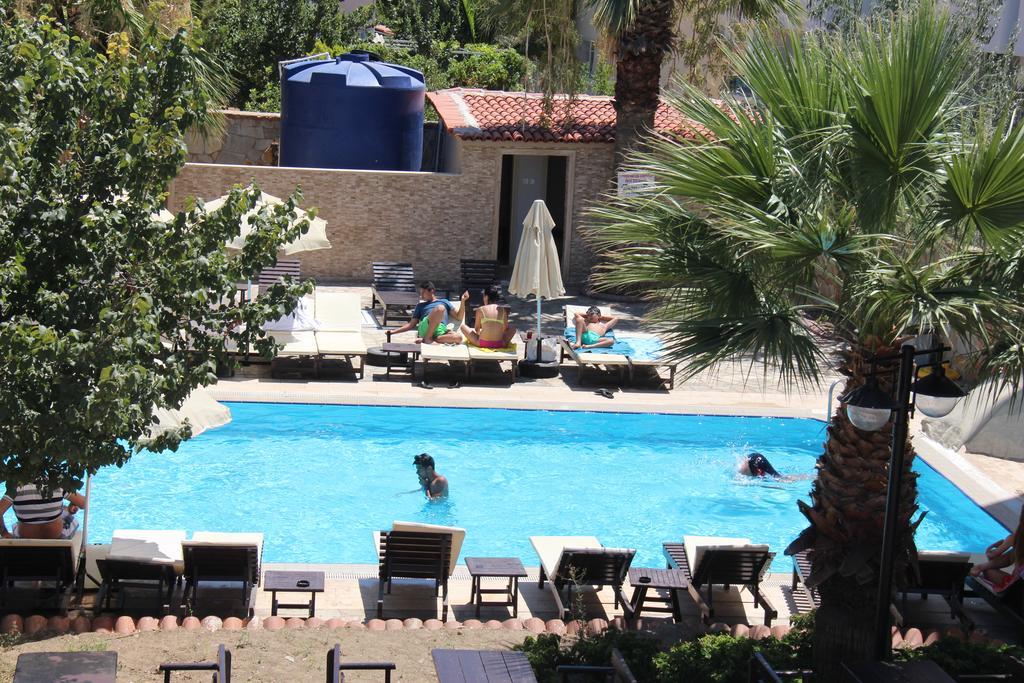 Esat Hotel Kusadasi Exterior photo