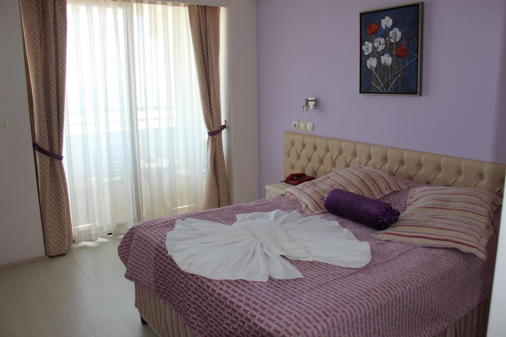 Esat Hotel Kusadasi Exterior photo